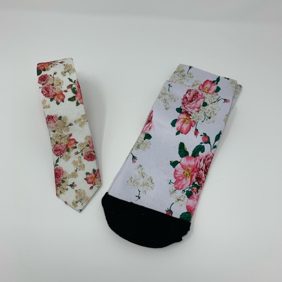 Ties and socks that match - Picture 2 of 3